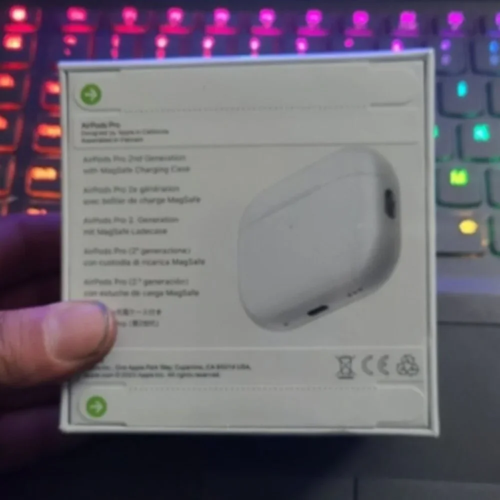 Apple - AirPods Pro 2nd Generation - Picture 2 of 2